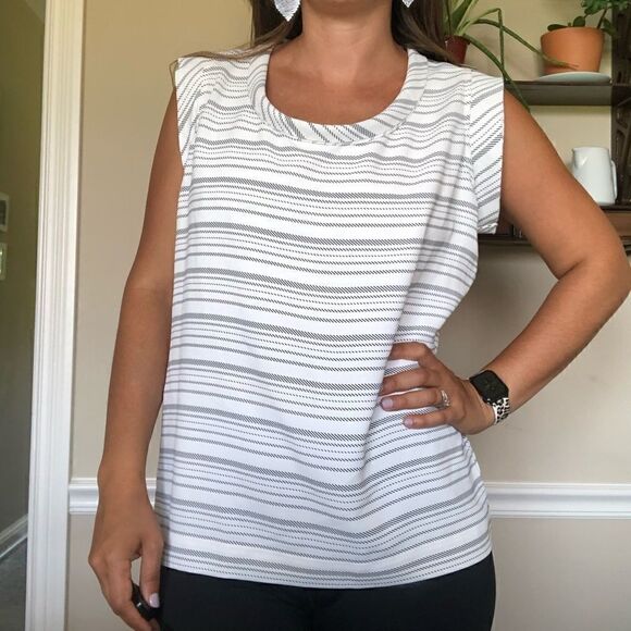Cabi Striped Madeline Blouse Top 236 White Career Sleeveless Women Size Small - Picture 9 of 9